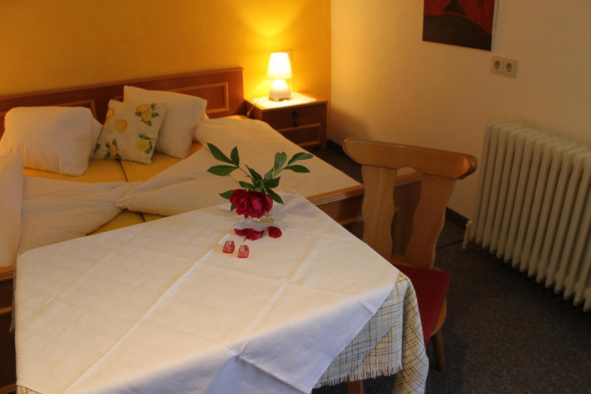 Haus Tirolerland Hotell Mayrhofen Rum bild
